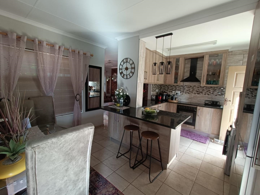 3 Bedroom Property for Sale in Heuwelsig Free State